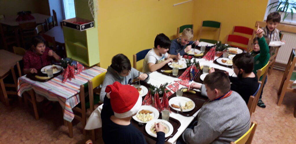 Vánoce 4.- 5. ročník 18. 12. 2020